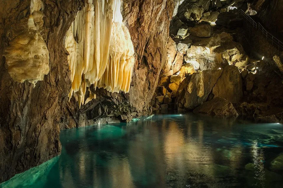 Grutas de las Maravillas en Aracena: Entradas, Horarios y Cómo Llegar en Taxi 2 Grutas de las Maravillas en Aracena Entradas, Horarios